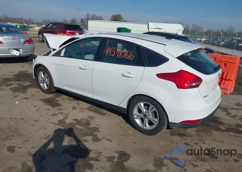 2015 Ford Focus Se z USA, uszkodzony, nr VIN 1FADP3K26FL204215
